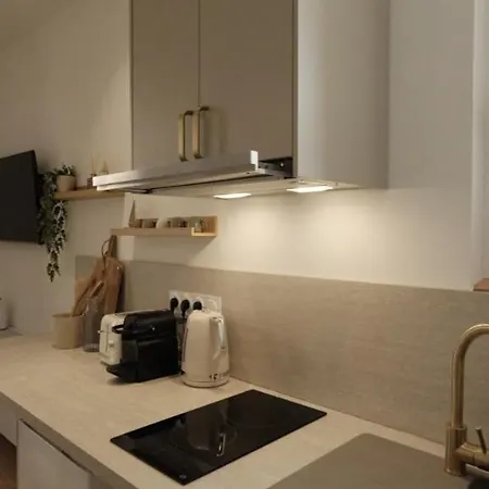 Appartement Petite Fleur - Vieil Antibes-plage A 5 Min *