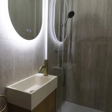 Appartement Petite Fleur - Vieil Antibes-plage A 5 Min
